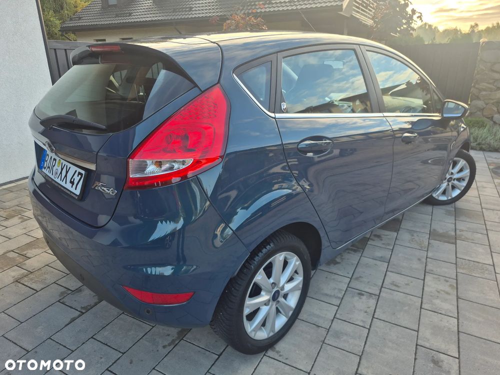 Ford Fiesta 2010 photo 2
