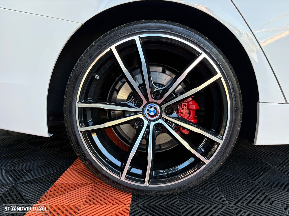 BMW 320 d Aut. Sport Line - 26