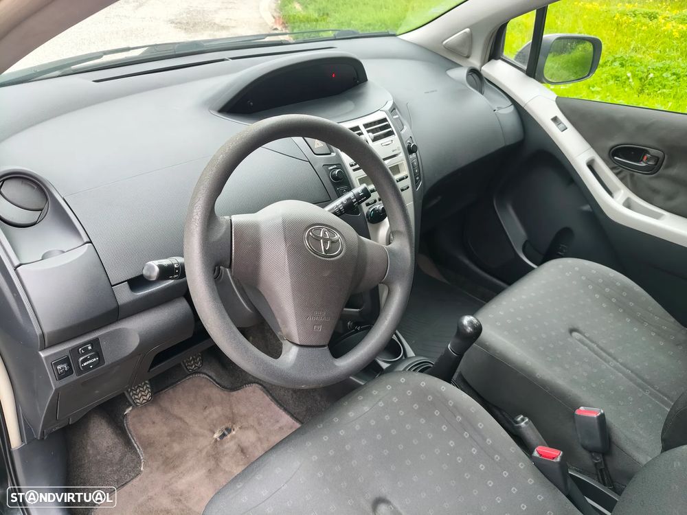 Toyota Yaris 1.0 VVT-i AC - 18