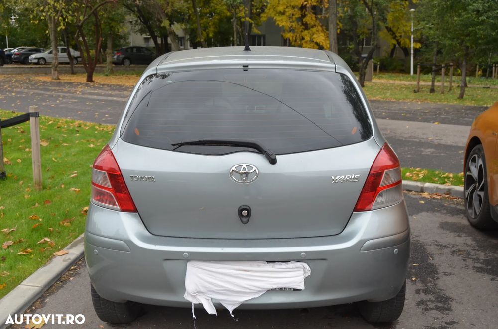 Toyota Yaris - 4