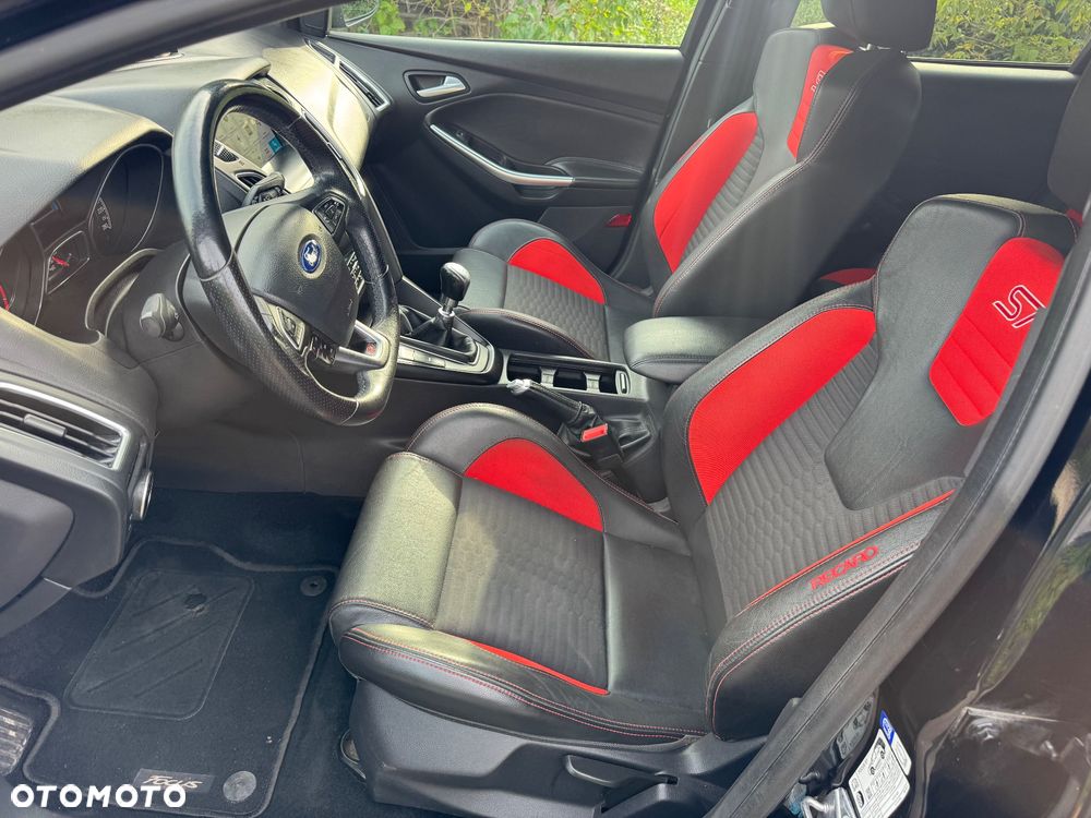 Ford Focus 2.0 EcoBoost ST mit Leder-Exclusiv-Paket - 22