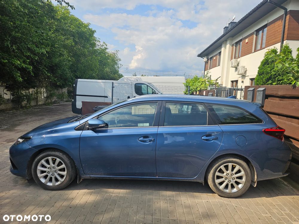 Toyota Auris 1.6 Premium MS - 5