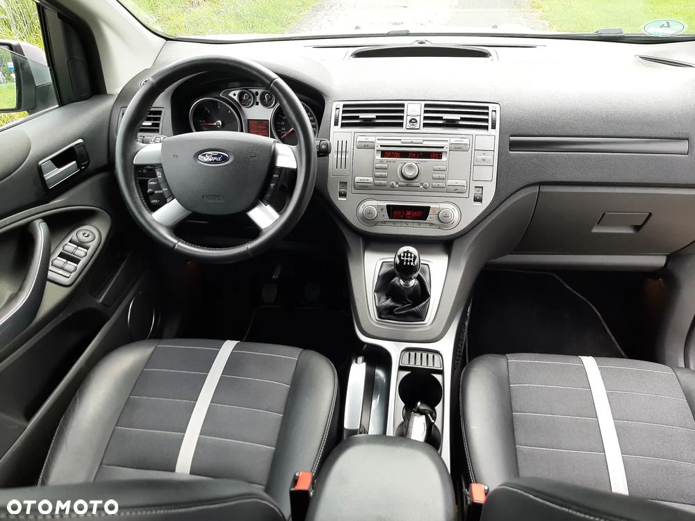 Ford Kuga 2.0 TDCi 4x4 Titanium - 29