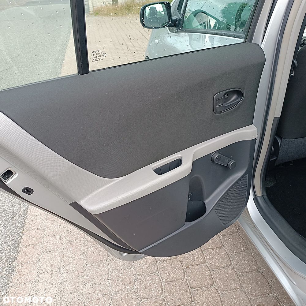 Toyota Yaris - 18