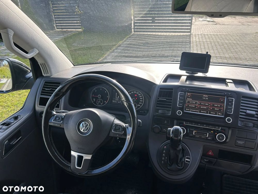 Volkswagen Caravelle - 31
