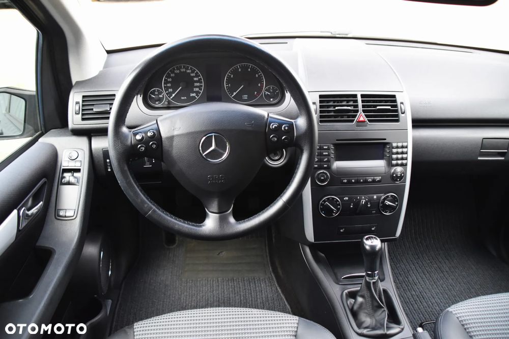 Mercedes-Benz Klasa A 170 BlueEFFICIENCY Avantgarde - 5
