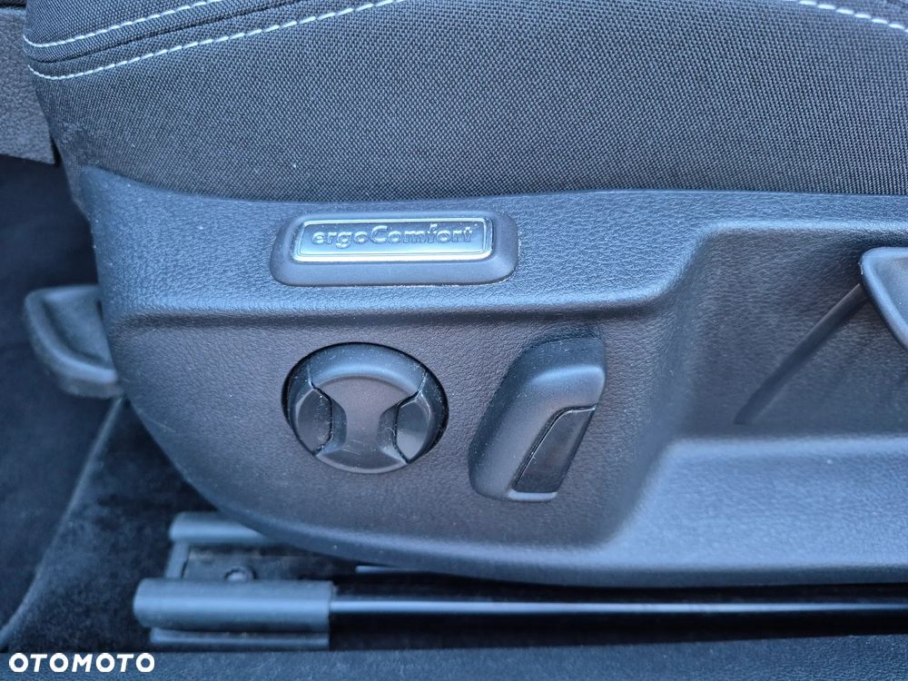 Volkswagen Passat 1.5 TSI EVO Business DSG - 27