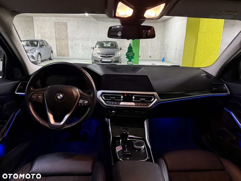 BMW Seria 3 320d xDrive Sport Line - 26