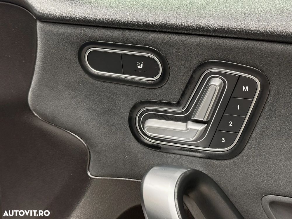 Mercedes-Benz A 200 Sedan 7G-DCT AMG Line - 19