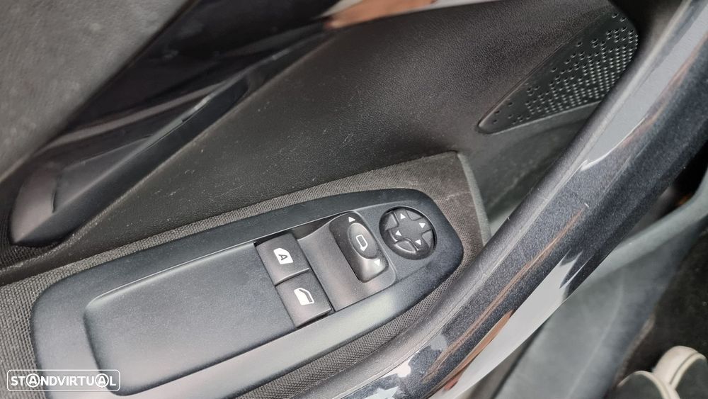 Peugeot 208 1.6 e-HDi Active - 12