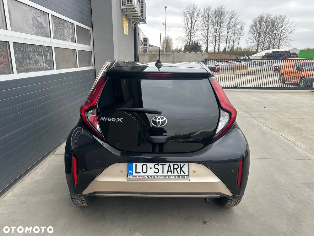 Toyota Aygo X 1.0 VVT-i Selection CVT - 2