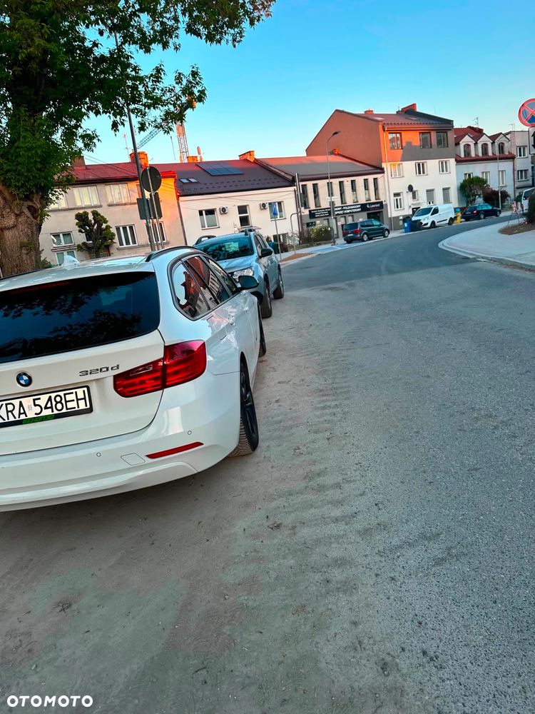 BMW Seria 3 320d - 4