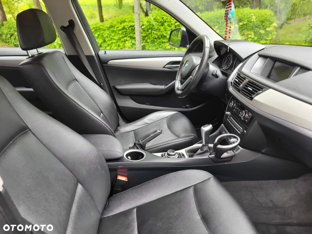 BMW X1 sDrive18d xLine - 13