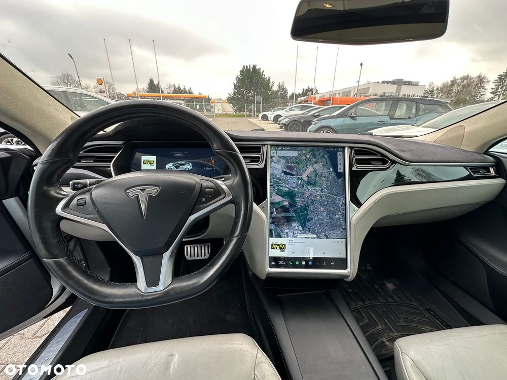 Tesla Model S - 13
