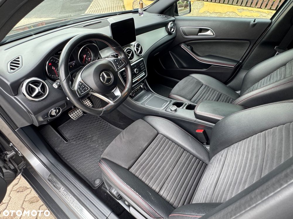 Mercedes-Benz GLA - 17