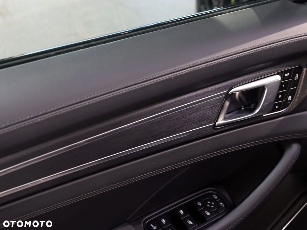 Porsche Panamera - 24