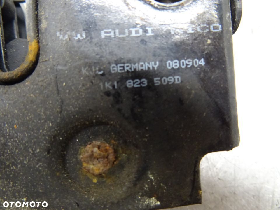 VW GOLF V 03-09 1.4MPI ZAMEK MASKI PRZÓD 1K1823509D - 3