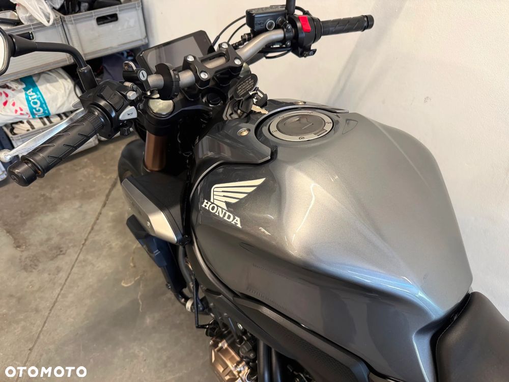 Honda CB - 22