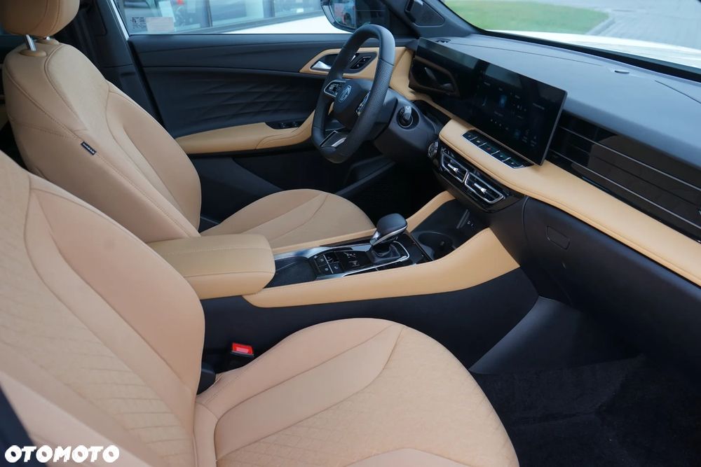 MG HS 1.5T HEV+ Exclusive - 12