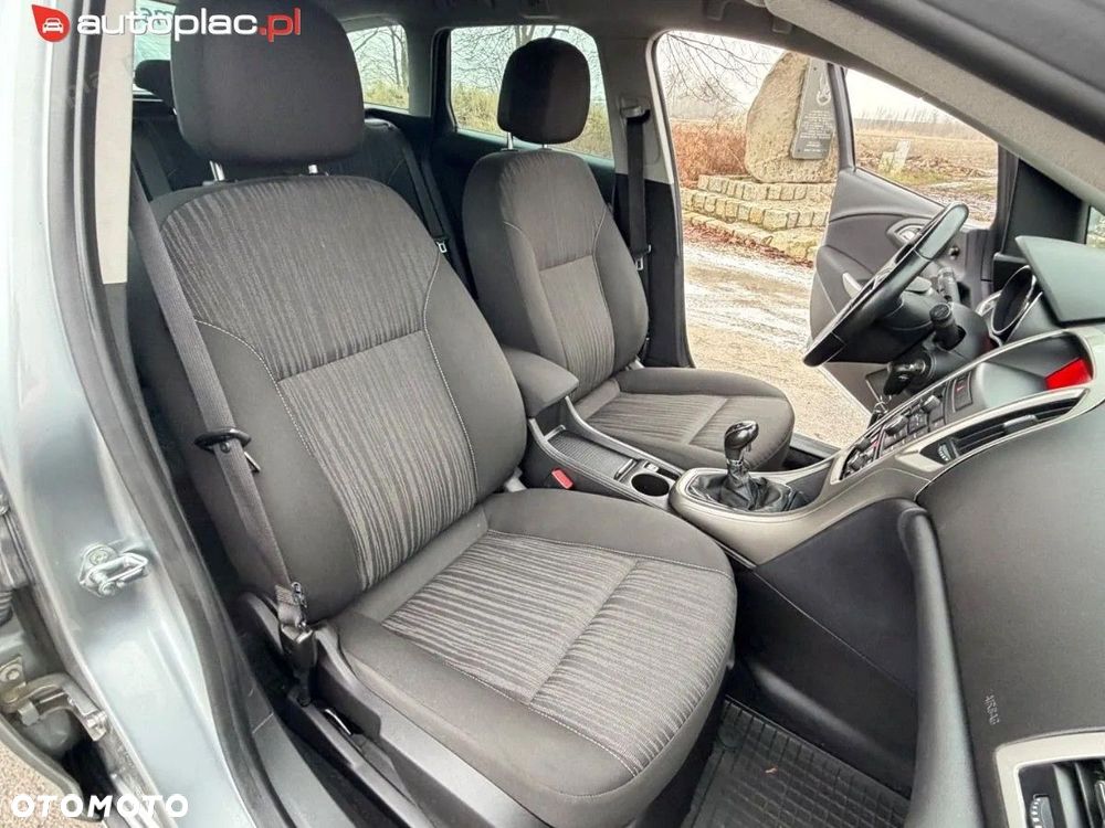 Opel Astra 2011