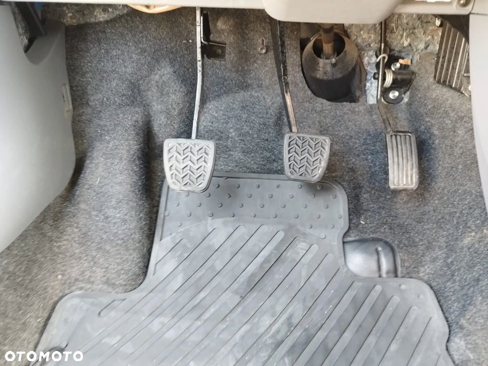 Peugeot 107 - 18