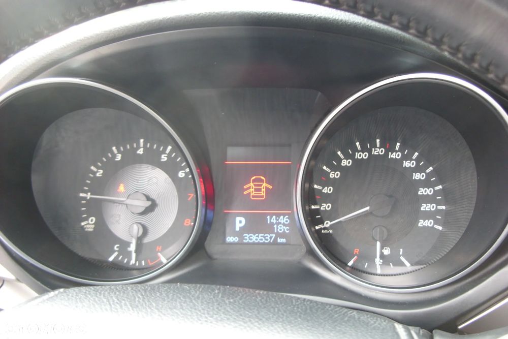 Toyota Avensis 1.8 Active MS - 15