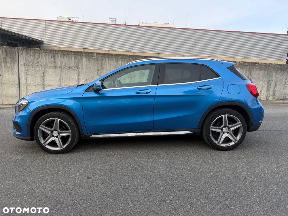 Mercedes-Benz GLA 250 7G-DCT AMG Line - 2