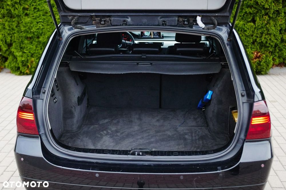 BMW Seria 3 318d - 30