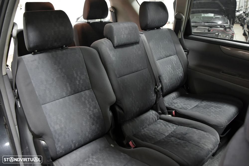 Toyota Avensis Verso 2.0 D-4D Sol - 10