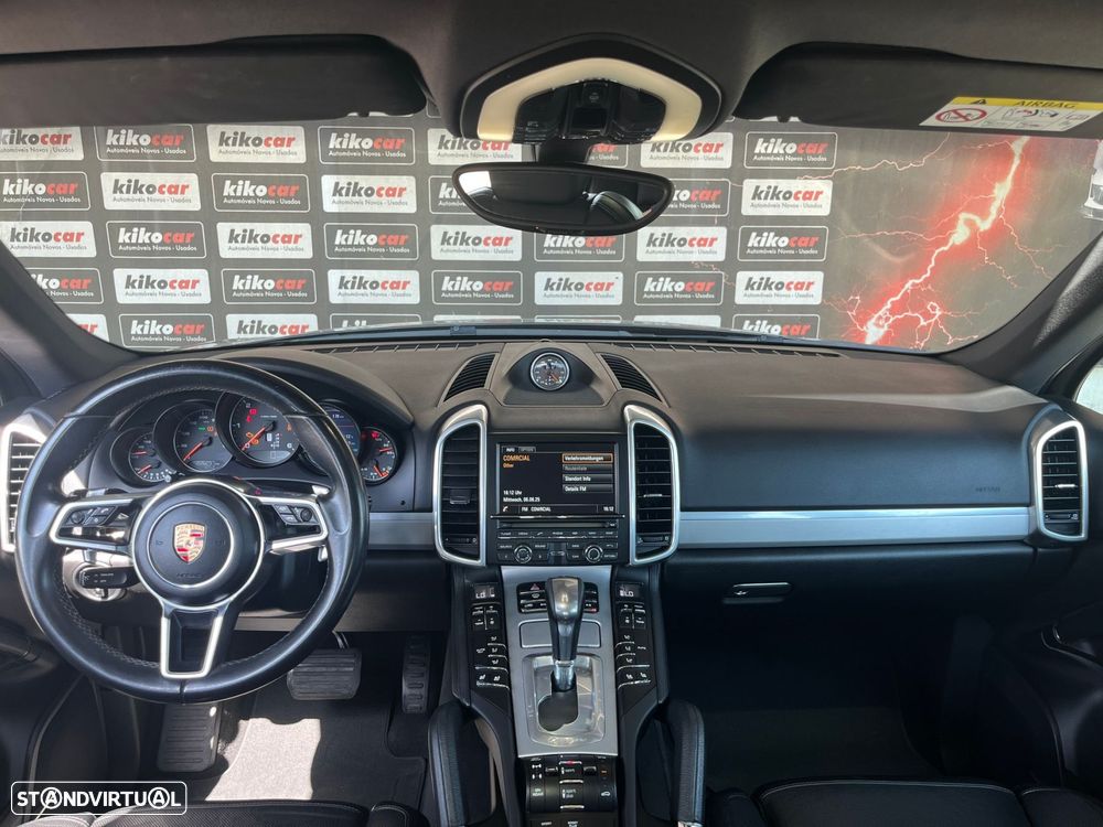 Porsche Cayenne Standard - 41