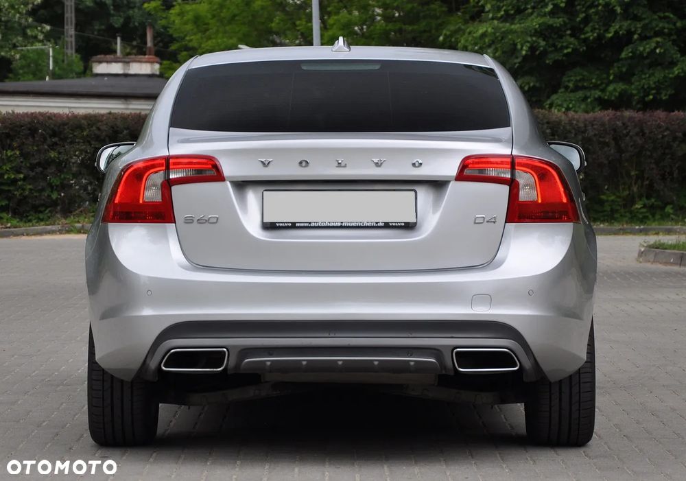 Volvo S60 D4 R-Design Summum - 10