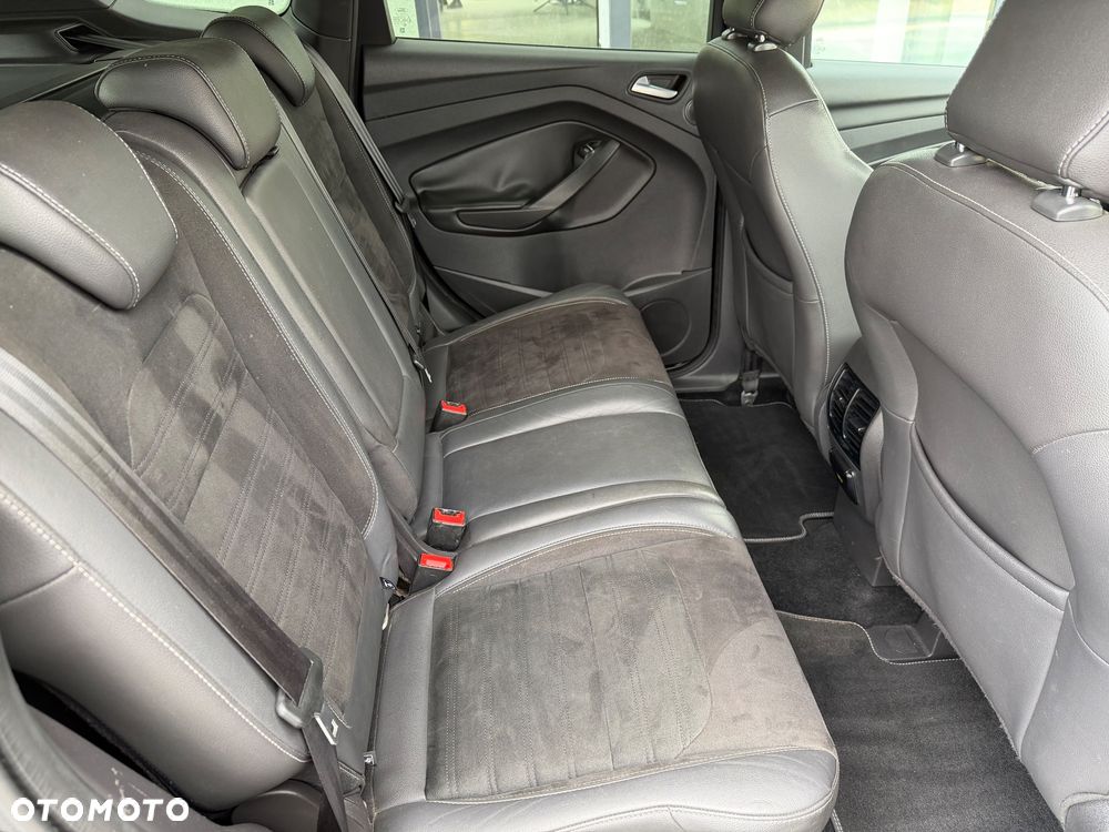 Ford Kuga 2.0 TDCi 4x4 ST-Line - 12