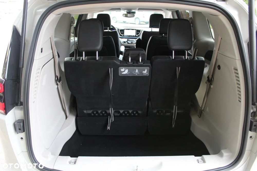 Chrysler Pacifica - 25