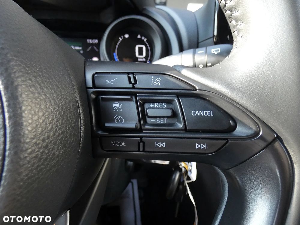 Toyota Yaris Cross Hybrid 1.5 Comfort 4x4 - 32