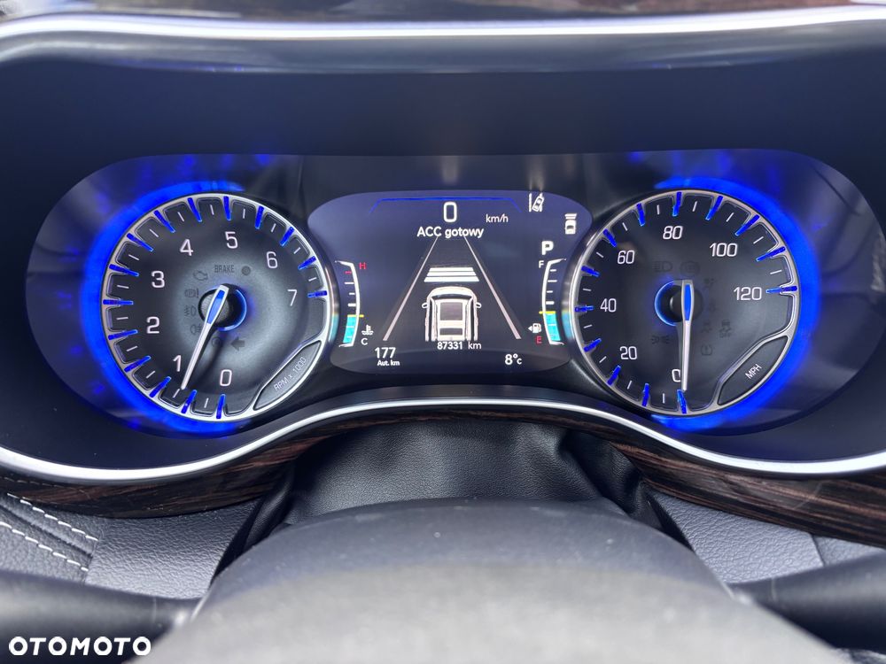 Chrysler Pacifica - 37