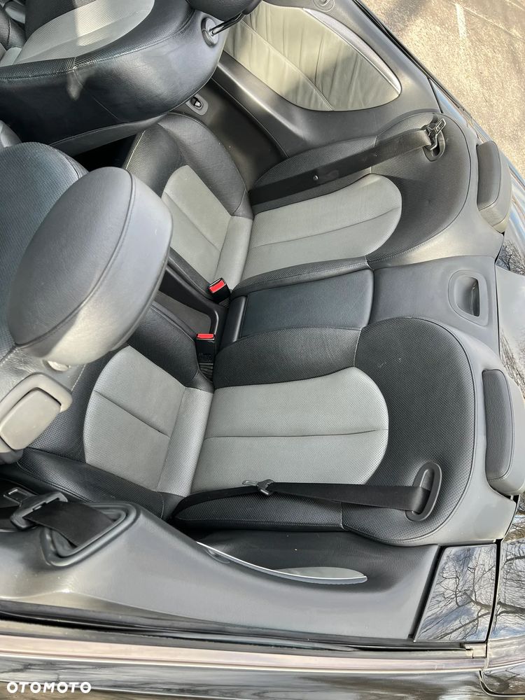 Mercedes-Benz CLK - 23