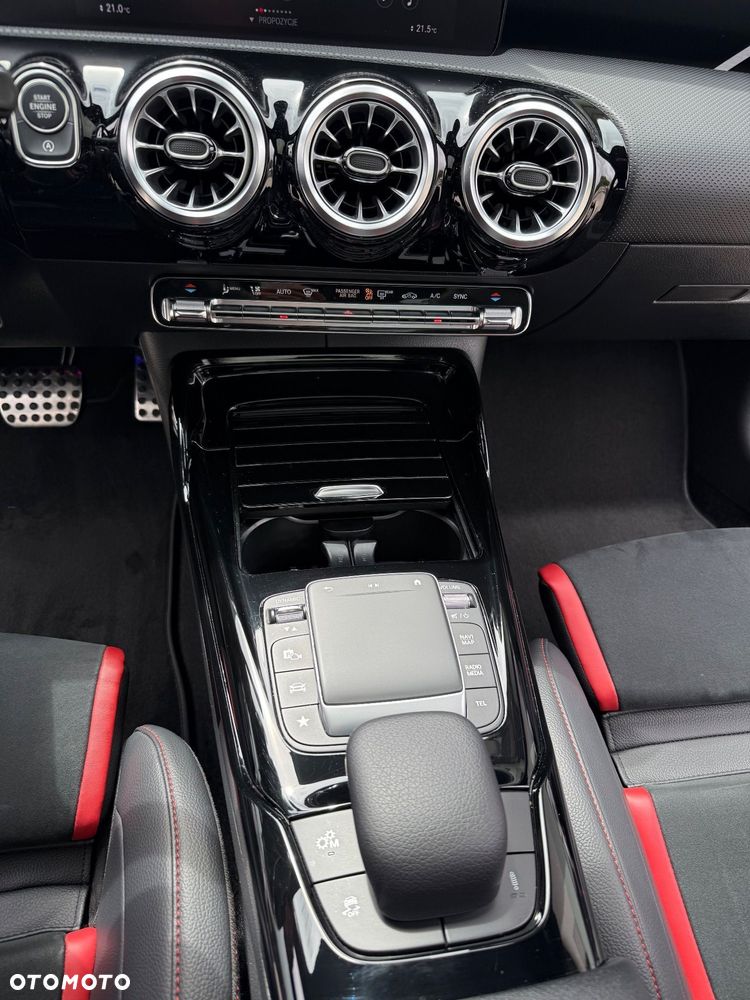 Mercedes-Benz CLA - 17
