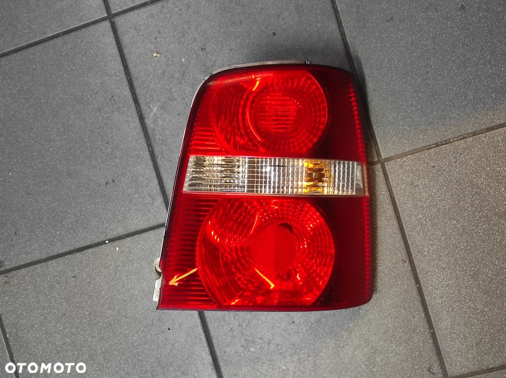 LAMPA TYŁ TYLNA VW TOURAN 1T0 03-07R PRAWA OE WYSYŁKA !!!!!