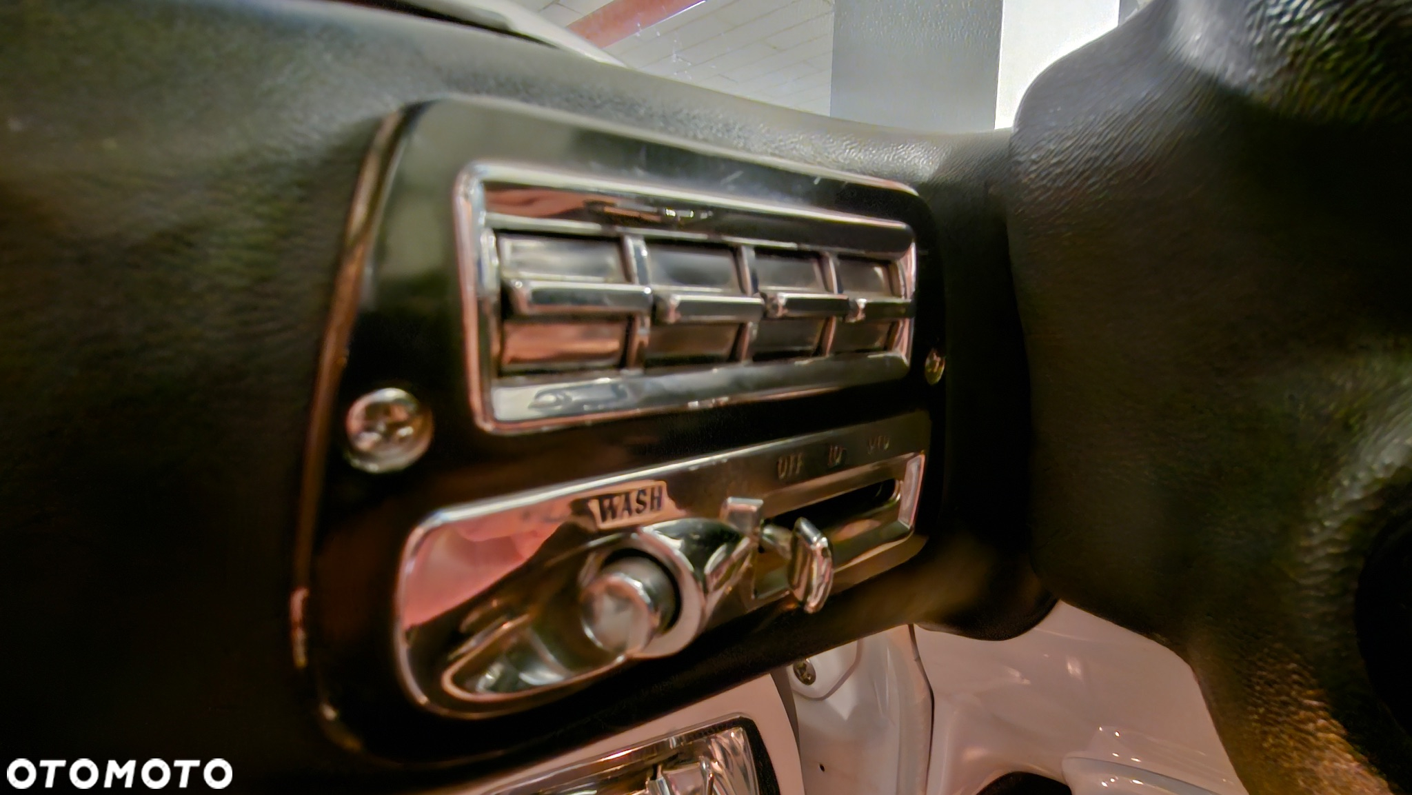 Cadillac Deville - 31