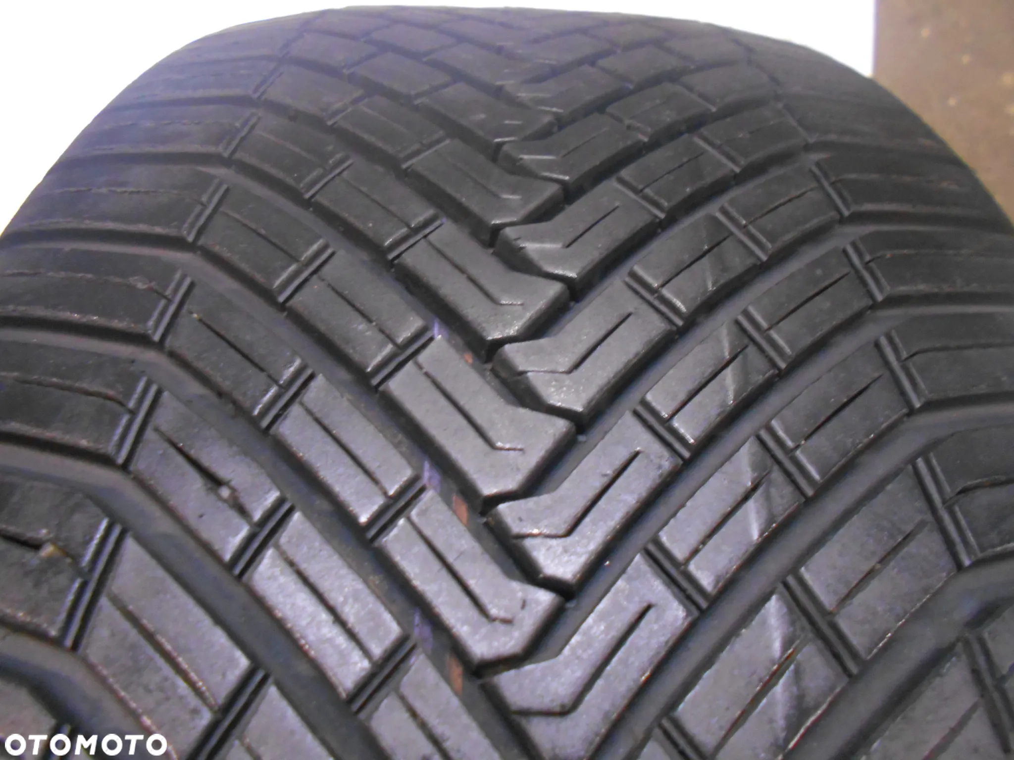 OPONA POJEDYNKA 255/45R20 CONTINENTAL ALLSEASON CONTACT XL DOT 0622 7.5MM - 2