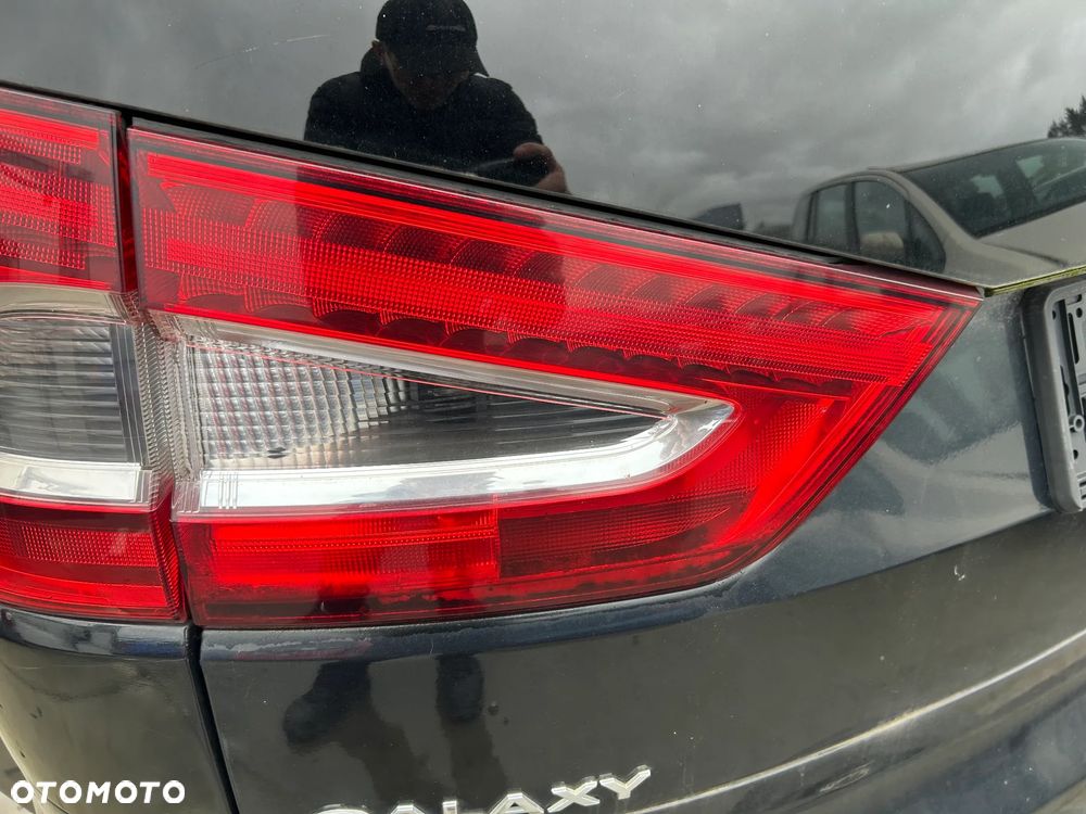 FORD GALAXY MK3 LAMPA LEWA TYLNA W KLAPE - 1