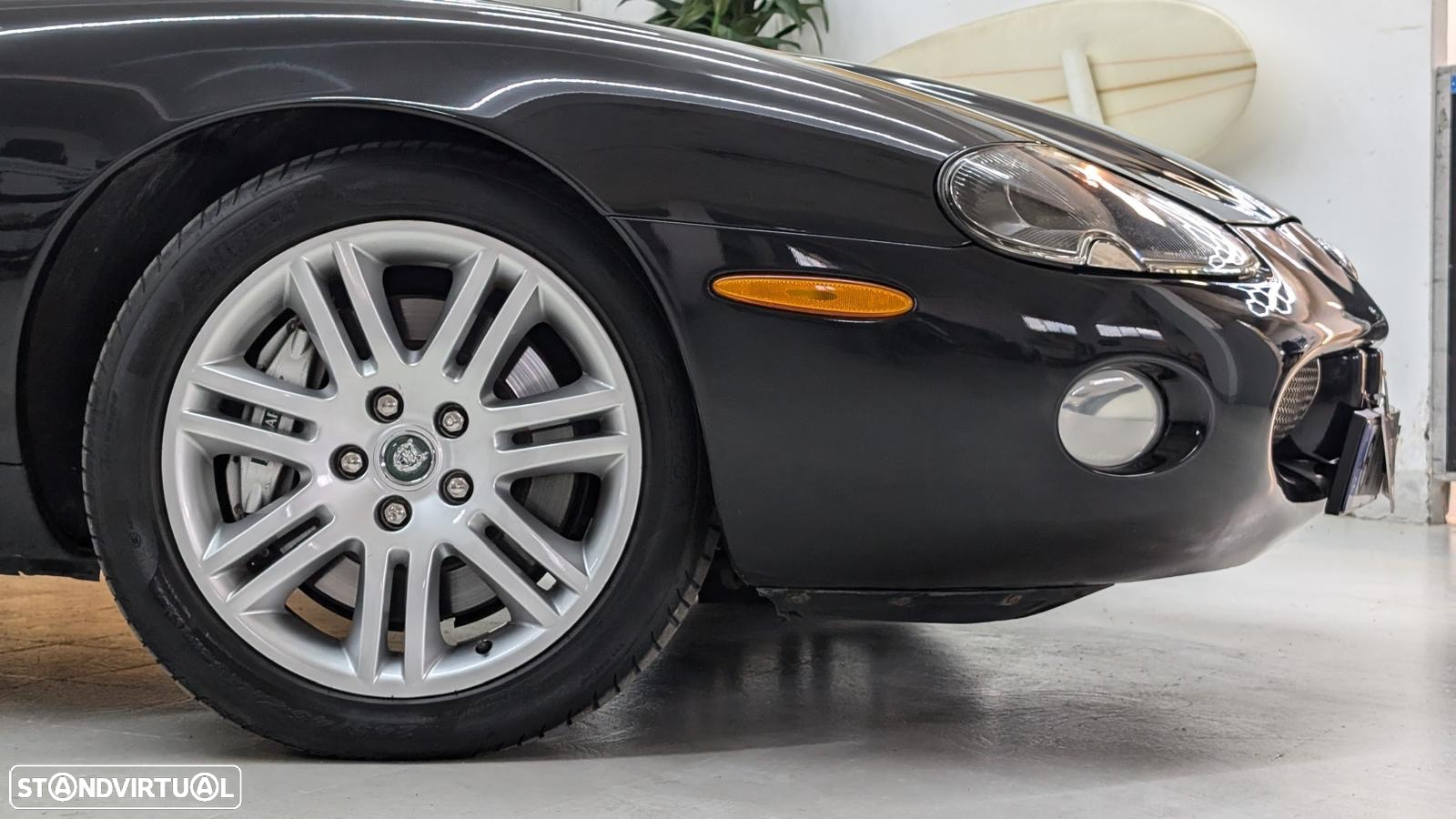 Jaguar XK XKR 4.2 Coupé SC - 11