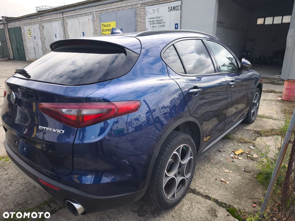 Alfa Romeo Stelvio 2018 photo 4