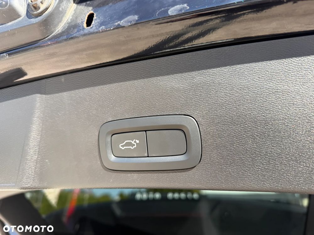 Volvo XC 40 D3 Momentum - 24