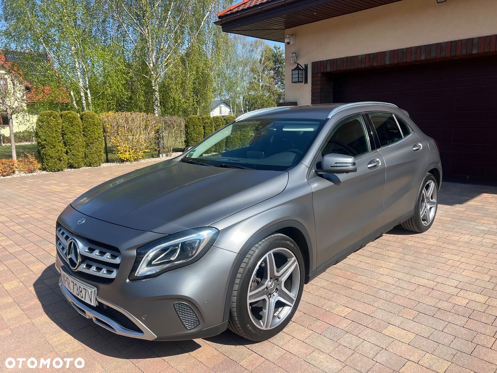 Mercedes-Benz GLA 200 7G-DCT AMG Line - 2