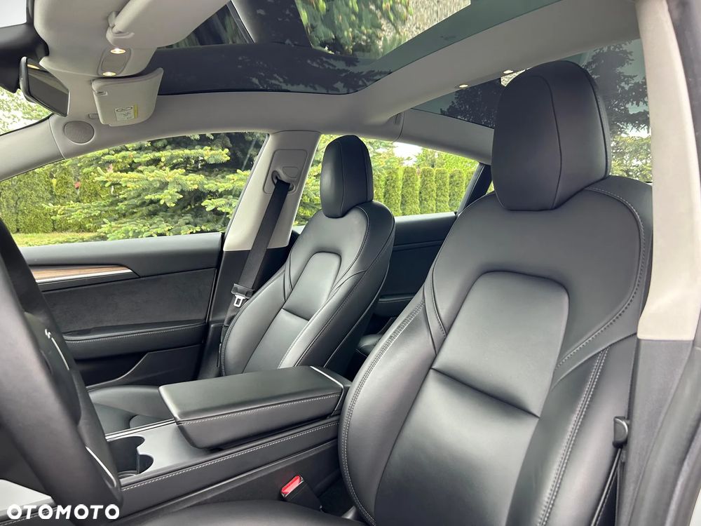 Tesla Model 3 - 16