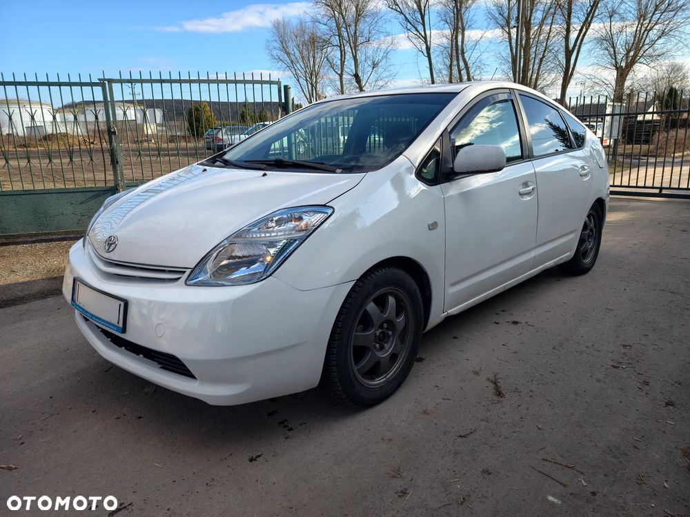 Toyota Prius 1.5 VVT-i Prestige - 1