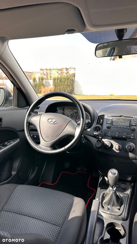 Hyundai i30 1.4 Comfort EU5 - 23