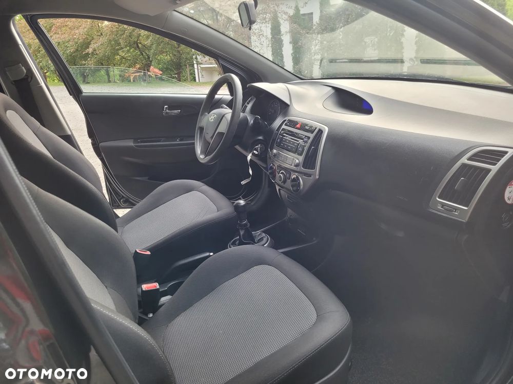 Hyundai i20 1.2 Fifa World Cup Edition - 10