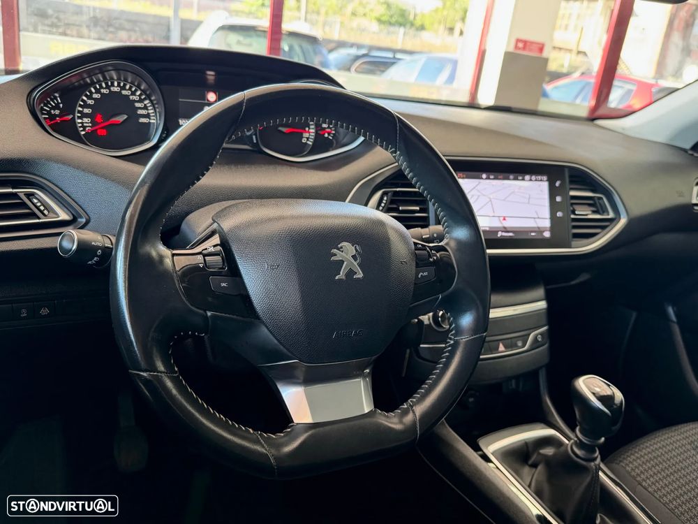 Peugeot 308 1.2 PureTech Style J17 - 20